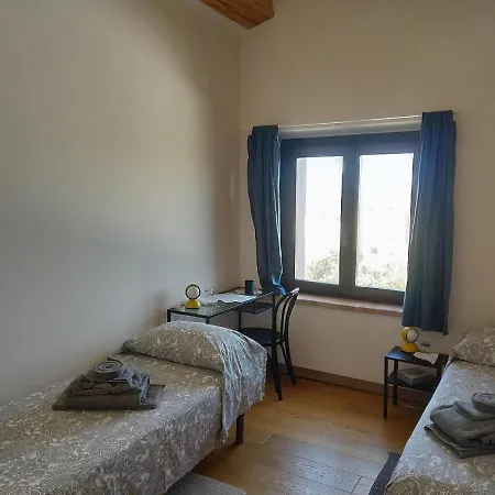 Il Gallo Silvestre - Bed&books Bed & Breakfast Montecassiano
